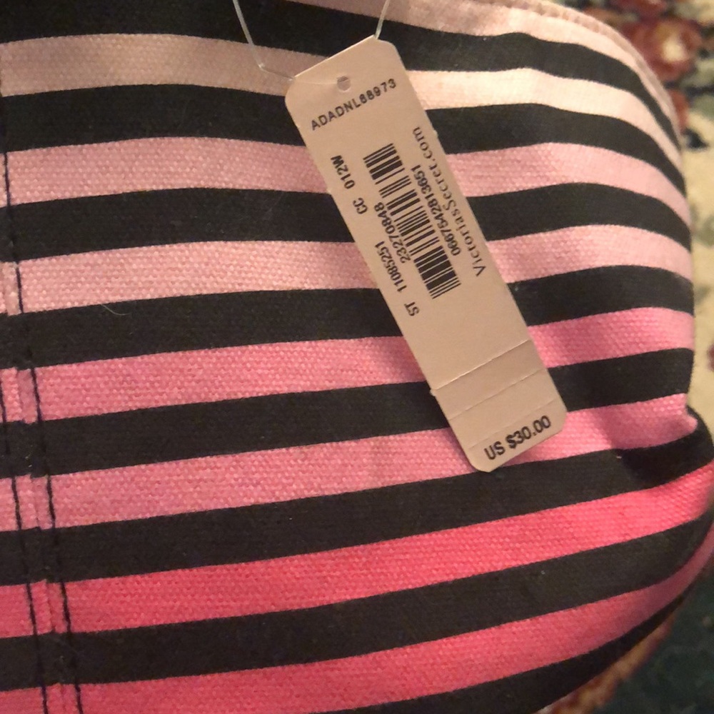 New with tags Victoria secret basket - Picture 2 of 4